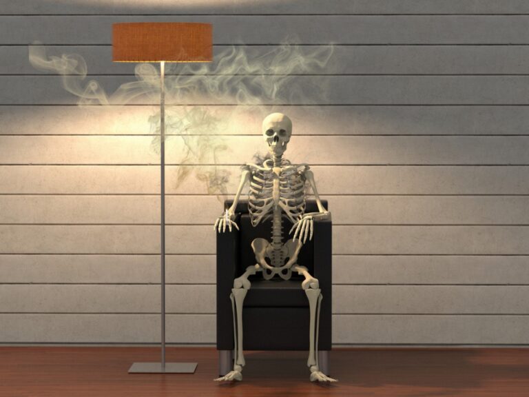 death-for-smoking-picture-id1295016722